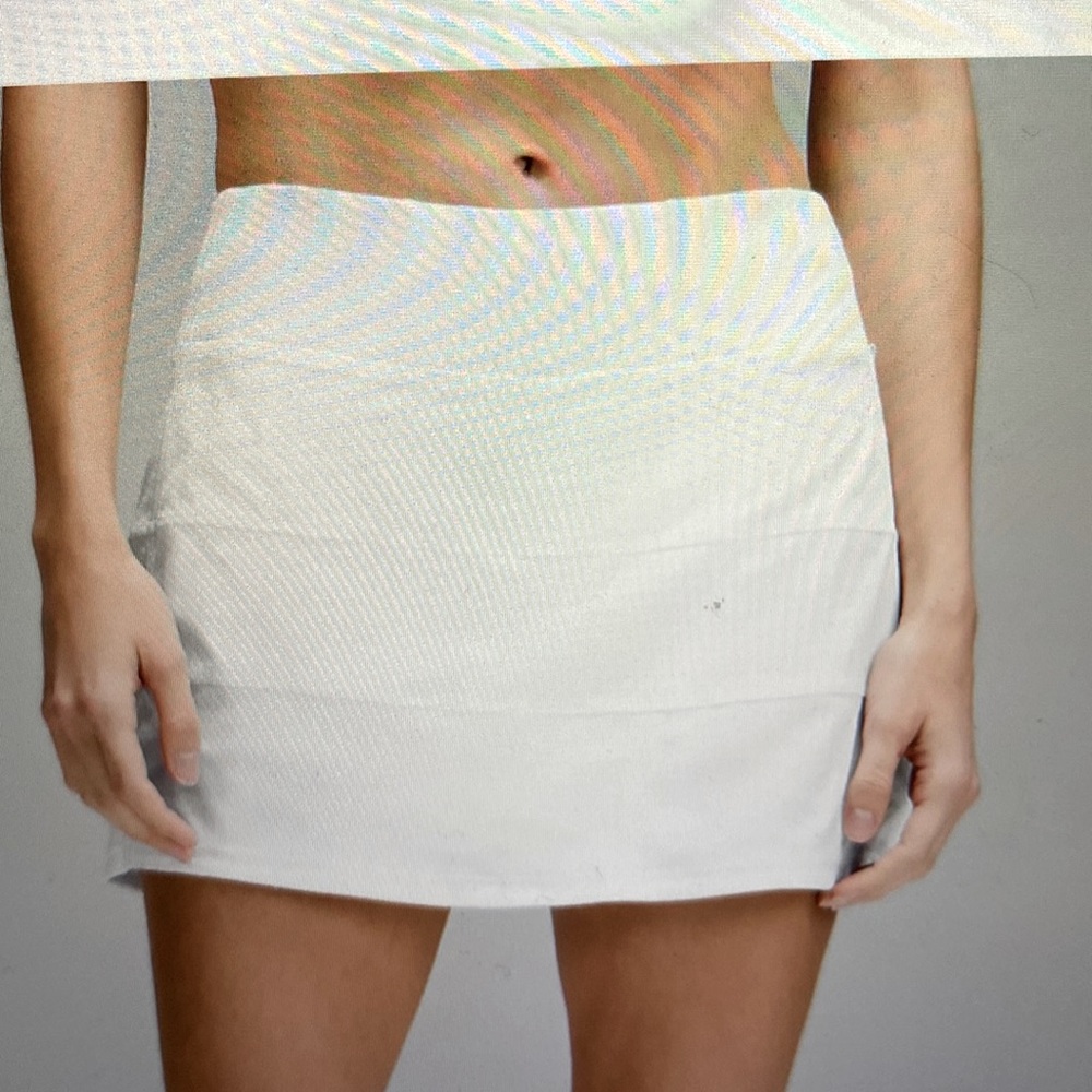 Lululemon Pace Rival Mid-Rise skirt white size 6 12 inch
